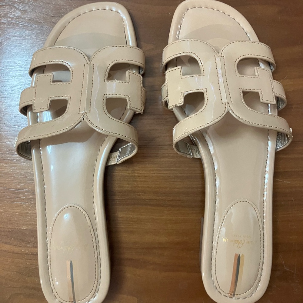 Elegant Sam Edelman Flat  Women's Sandals, Size 10.5